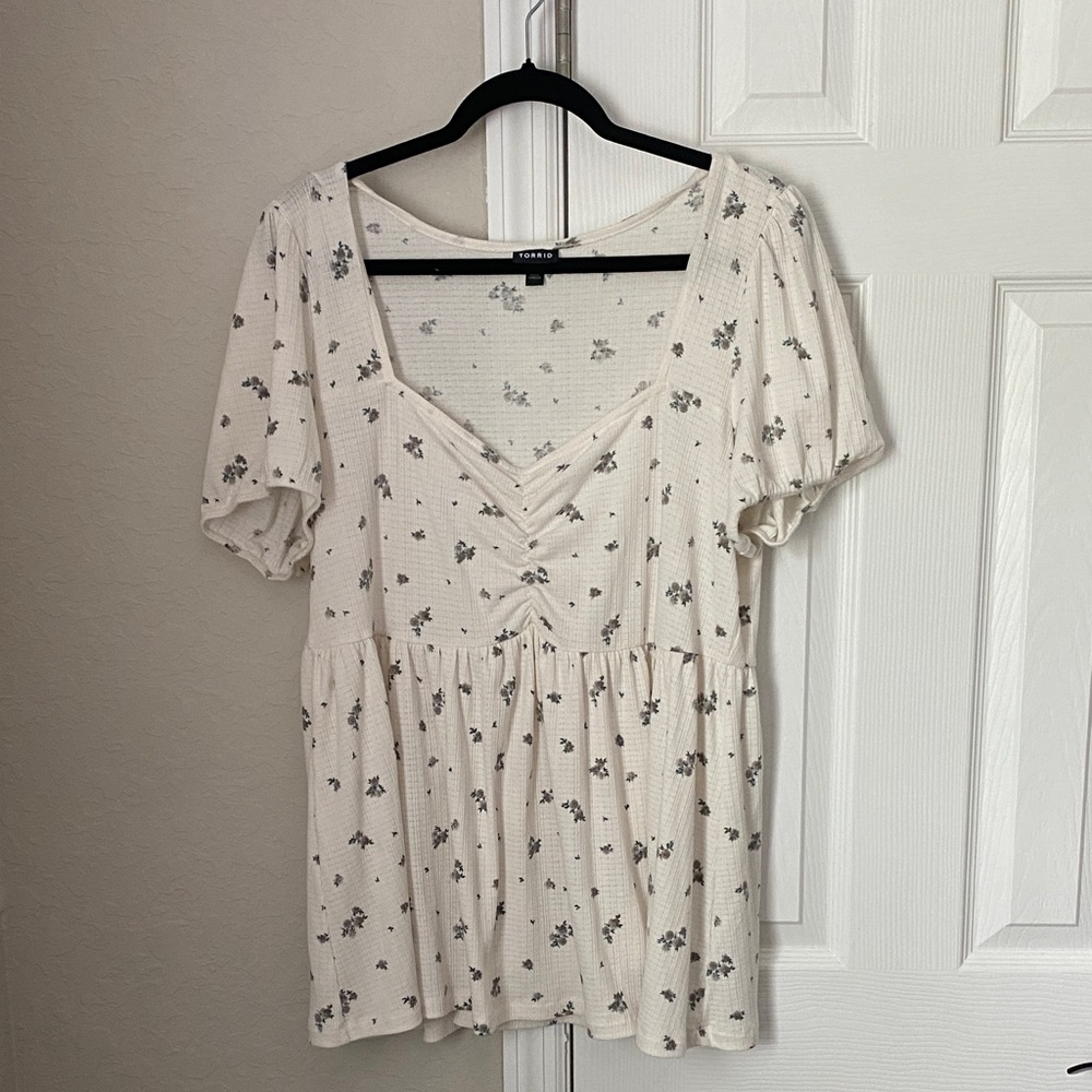 Torrid Cream Floral Blouse